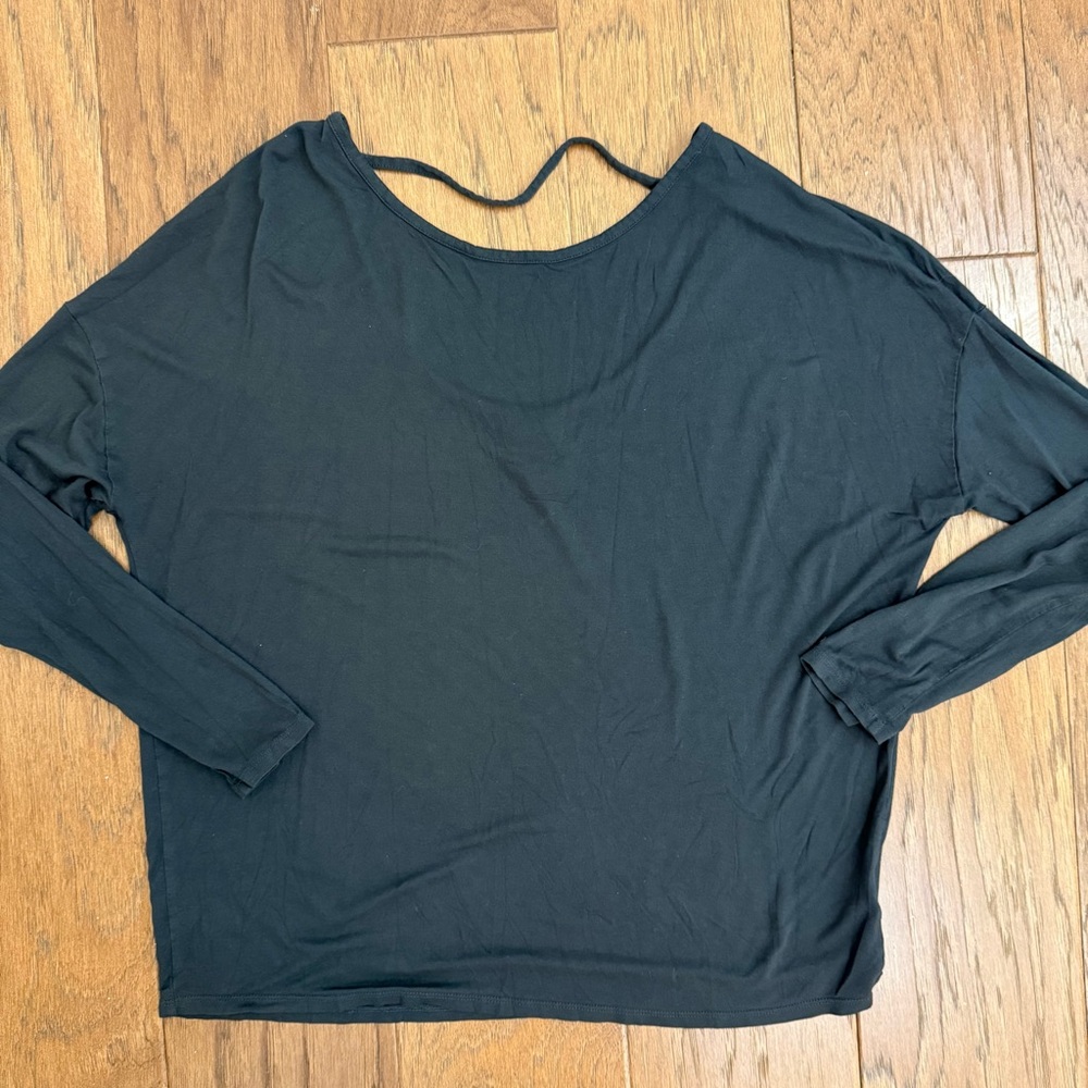 Old Navy Women's Gray Long Sleeve Tee Scoop back with String
